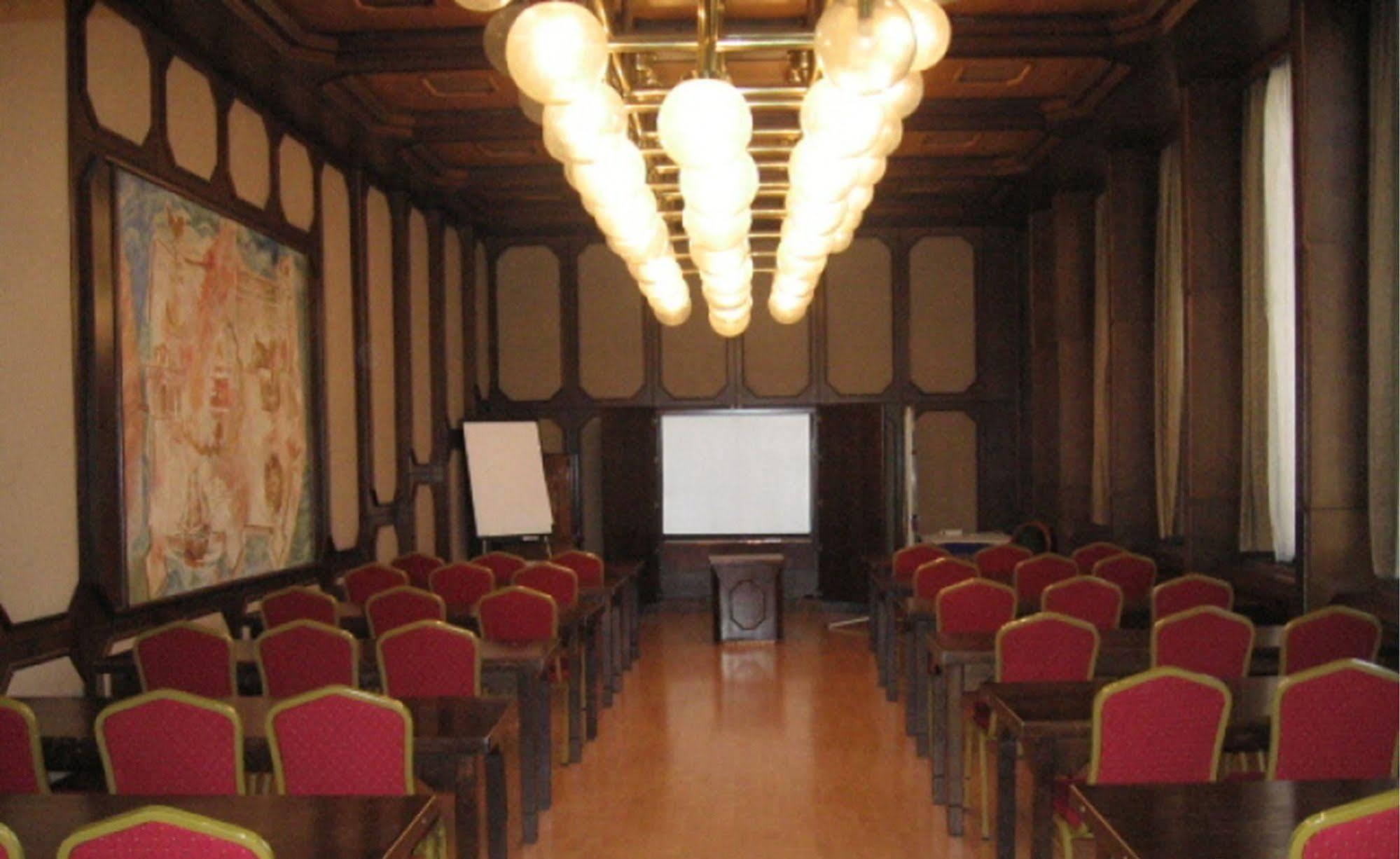 Hotel Konferencia Győr Exterior foto
